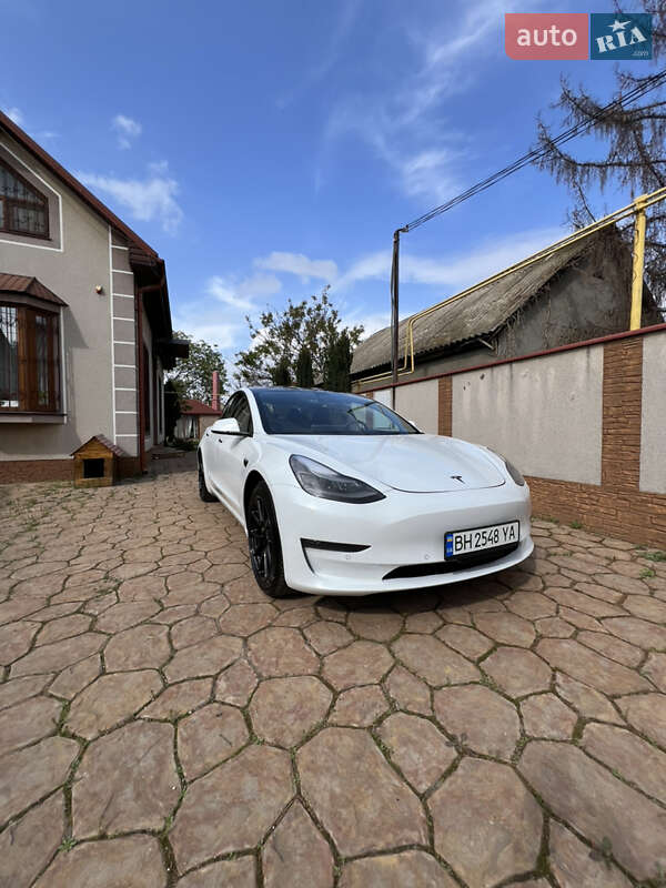 Tesla Model 3 2021