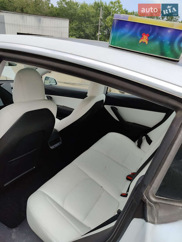 Седан Tesla Model 3 2019 в Харкові