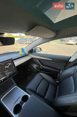 Седан Tesla Model 3 2021 в Киеве