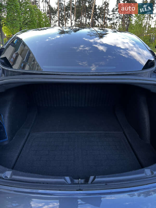 Седан Tesla Model 3 2021 в Киеве