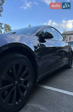 Седан Tesla Model 3 2021 в Киеве