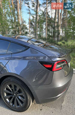 Седан Tesla Model 3 2021 в Киеве