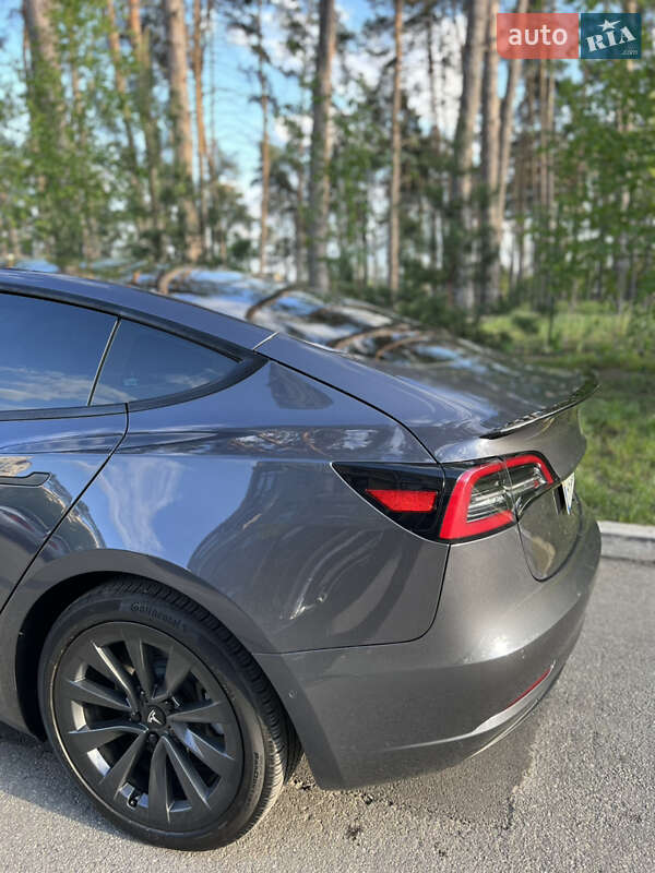 Седан Tesla Model 3 2021 в Києві