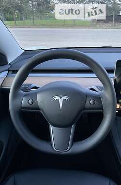 Седан Tesla Model 3 2023 в Самборі