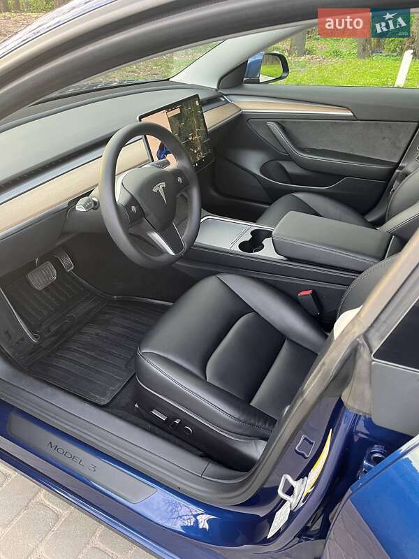 Седан Tesla Model 3 2022 в Львове