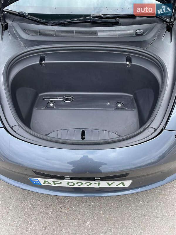 Седан Tesla Model 3 2020 в Запоріжжі