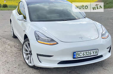 Седан Tesla Model 3 2019 в Львове