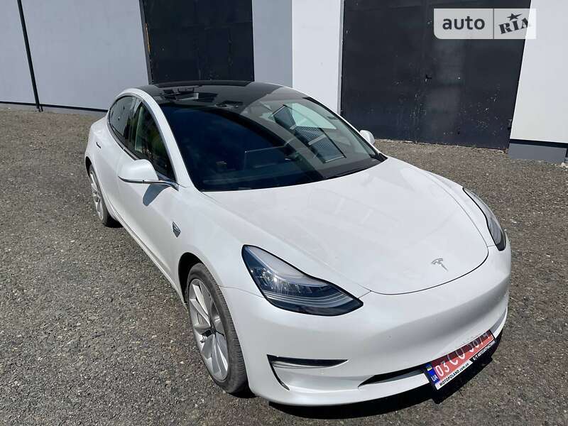 Седан Tesla Model 3 2019 в Ковелі