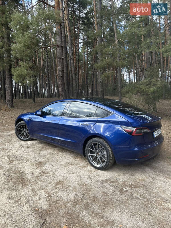 Седан Tesla Model 3 2020 в Киеве
