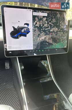 Седан Tesla Model 3 2020 в 