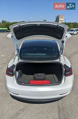 Седан Tesla Model 3 2019 в Киеве