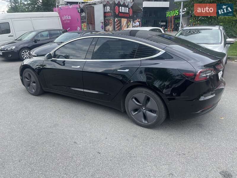 Седан Tesla Model 3 2018 в Киеве