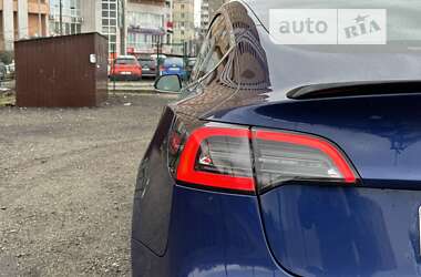 Седан Tesla Model 3 2018 в Киеве