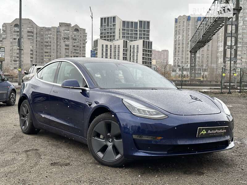 Седан Tesla Model 3 2018 в Киеве