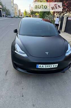 Седан Tesla Model 3 2020 в Черкасах