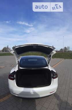 Седан Tesla Model 3 2021 в Стрые