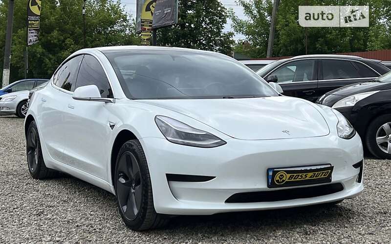 Седан Tesla Model 3 2019 в Коломиї