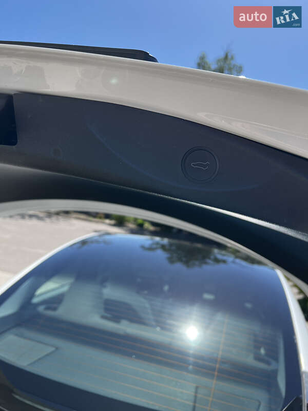 Седан Tesla Model 3 2021 в Кременчуці