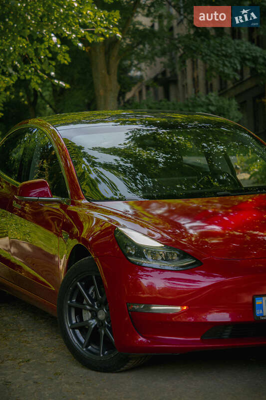 Седан Tesla Model 3 2018 в Львові фото 3 Седан Tesla Model 3 2018 в Львові