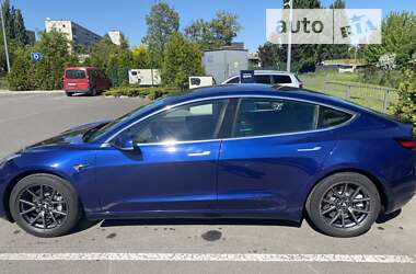 Седан Tesla Model 3 2019 в Киеве