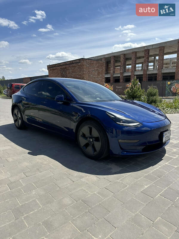 Tesla Model 3 2022