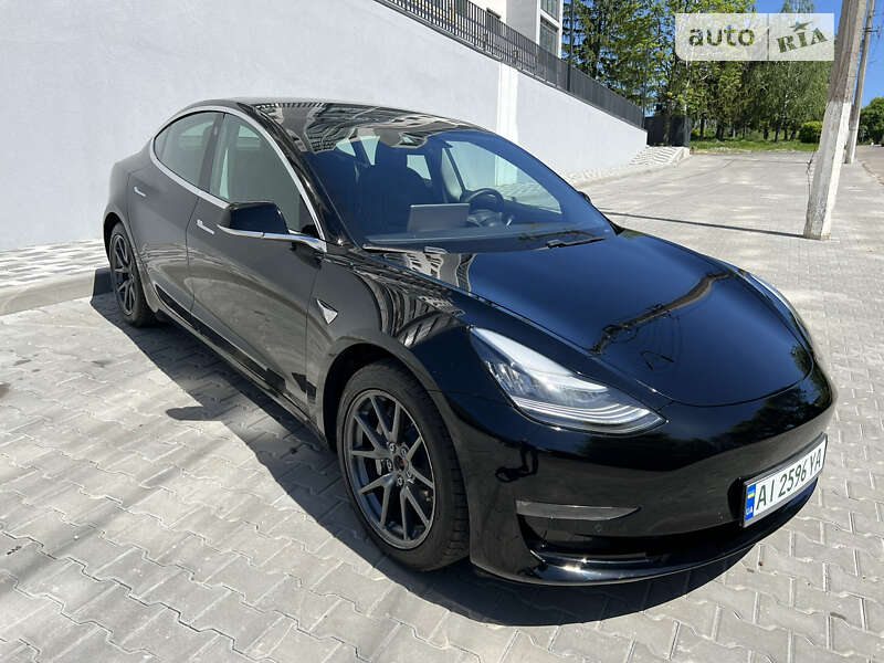 Седан Tesla Model 3 2019 в Києві