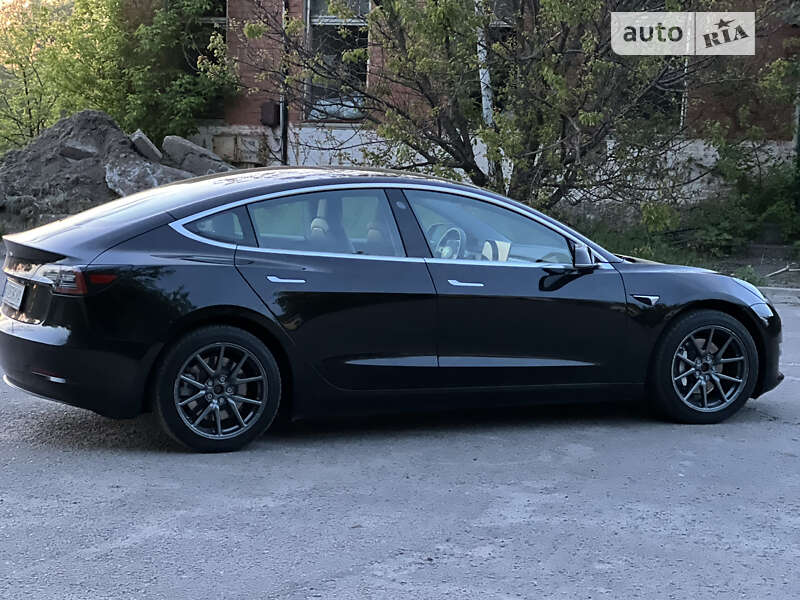 Седан Tesla Model 3 2019 в Києві