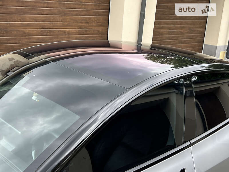 Седан Tesla Model 3 2018 в Виннице