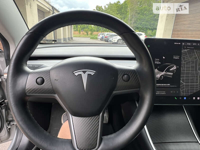 Седан Tesla Model 3 2018 в Виннице