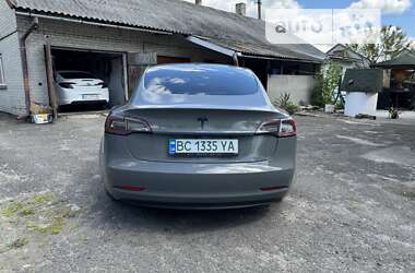 Седан Tesla Model 3 2019 в Львові