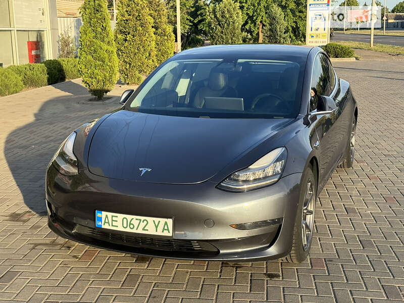 Седан Tesla Model 3 2020 в Павлограде