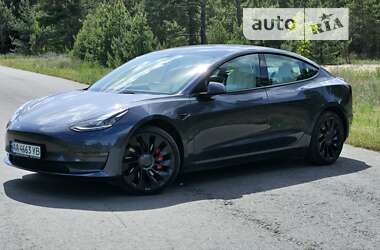 Седан Tesla Model 3 2022 в Киеве