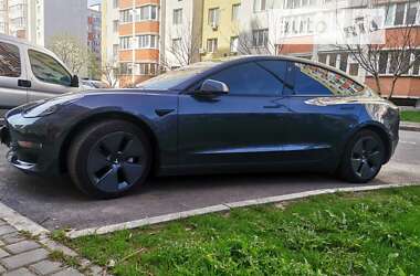 Седан Tesla Model 3 2023 в Виннице
