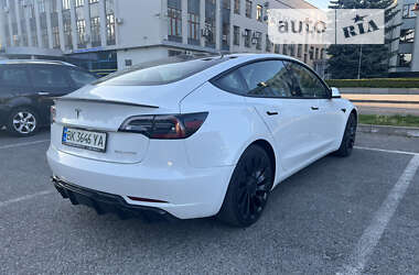 Седан Tesla Model 3 2020 в Ровно