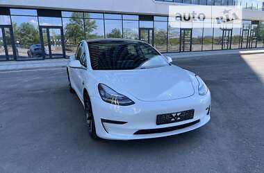 Седан Tesla Model 3 2019 в Киеве