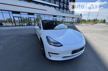 Седан Tesla Model 3 2019 в Киеве