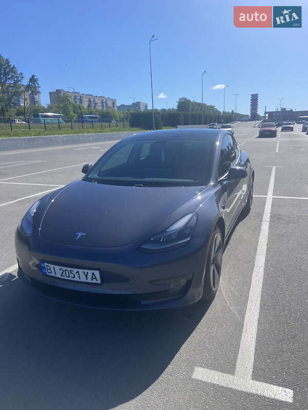 Седан Tesla Model 3 2021 в Полтаві