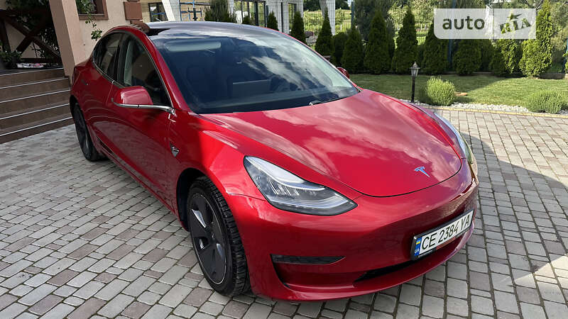 Седан Tesla Model 3 2018 в Черновцах