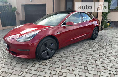 Седан Tesla Model 3 2018 в Чернівцях