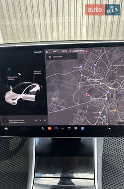 Седан Tesla Model 3 2019 в 