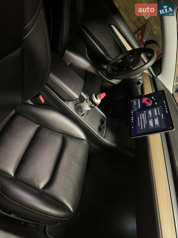 Седан Tesla Model 3 2021 в Харкові