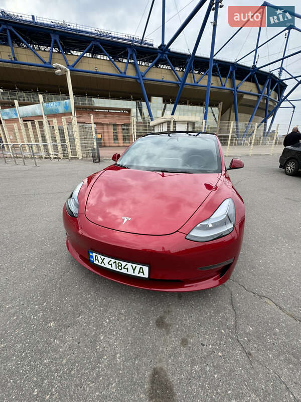 Седан Tesla Model 3 2021 в Харкові