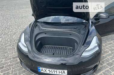 Седан Tesla Model 3 2020 в Киеве