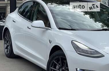 Седан Tesla Model 3 2018 в Киеве