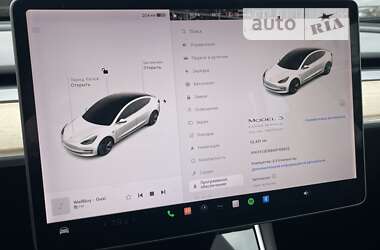 Седан Tesla Model 3 2018 в Киеве