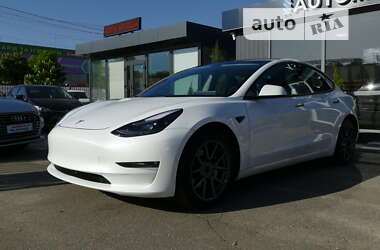 Седан Tesla Model 3 2020 в Києві