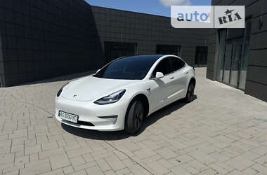 Седан Tesla Model 3 2020 в Тячеві