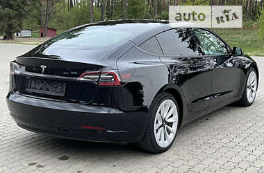 Седан Tesla Model 3 2022 в Костополе