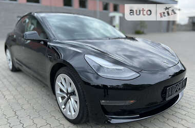 Седан Tesla Model 3 2022 в Костополе