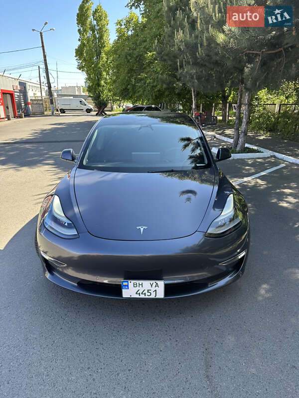 Tesla Model 3 2021